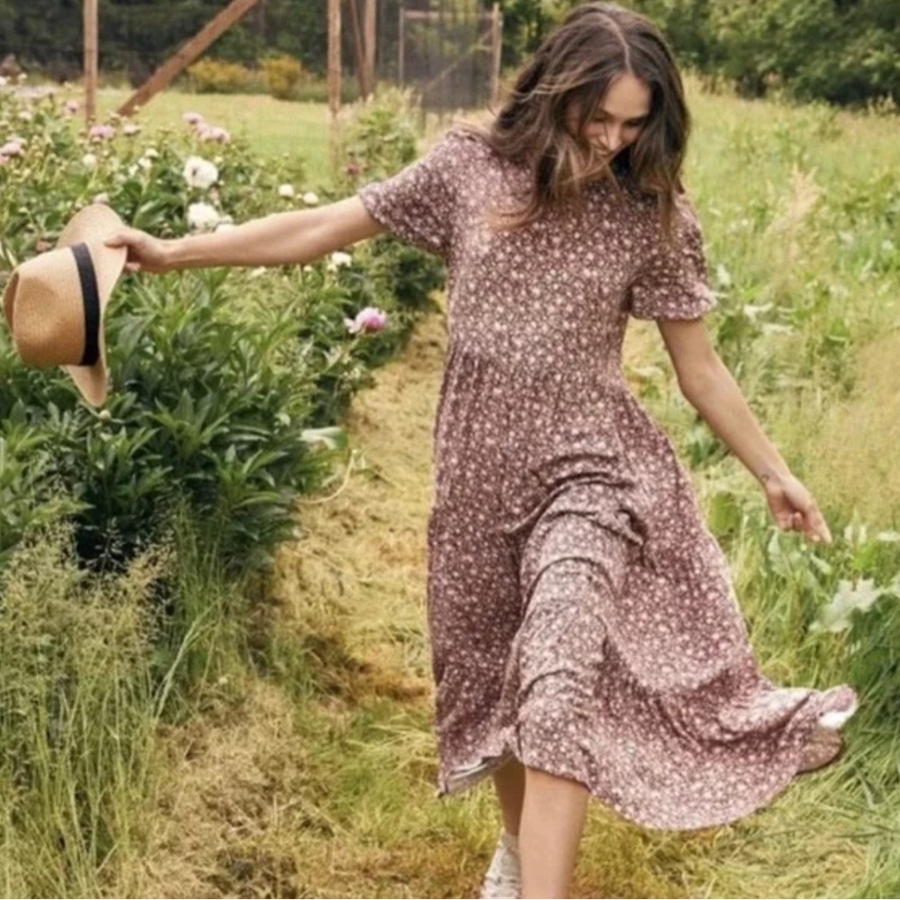 Aerie Garden Party Ditsy Floral Tiered Midi Short Sleeve Dress